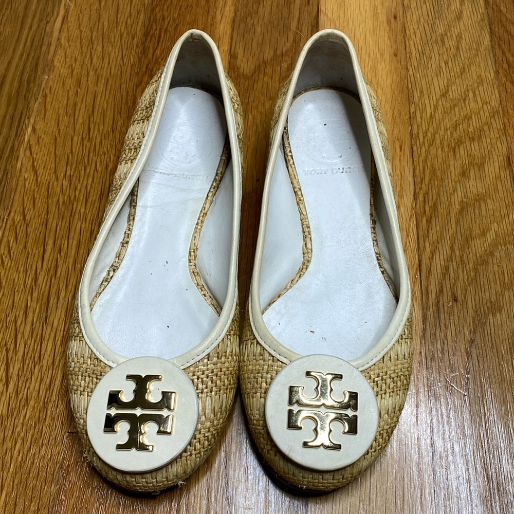 Tory Burch Beige Raffia Logo Ballet Flats